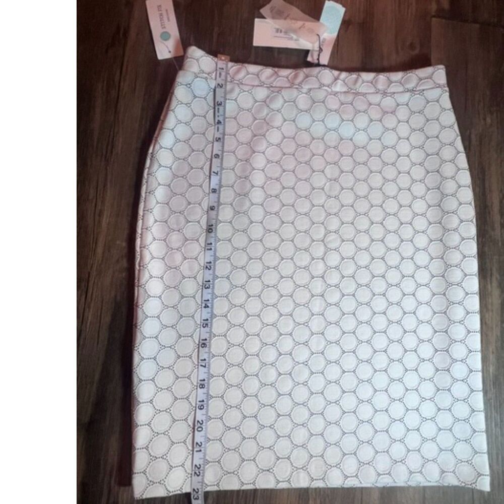 Leota Tabitha Skirt Women’s M Off White Textured Circle Print NWT Stitch Fix